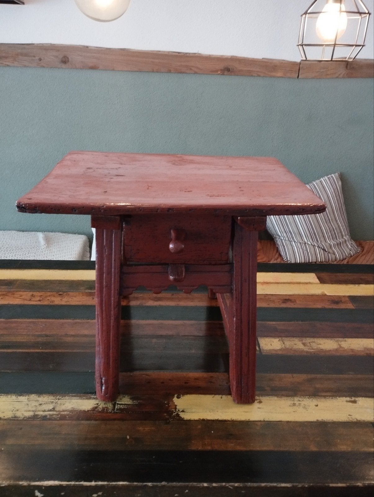 Grappig vintage tafeltje - 47x43x57 cm, Ophalen