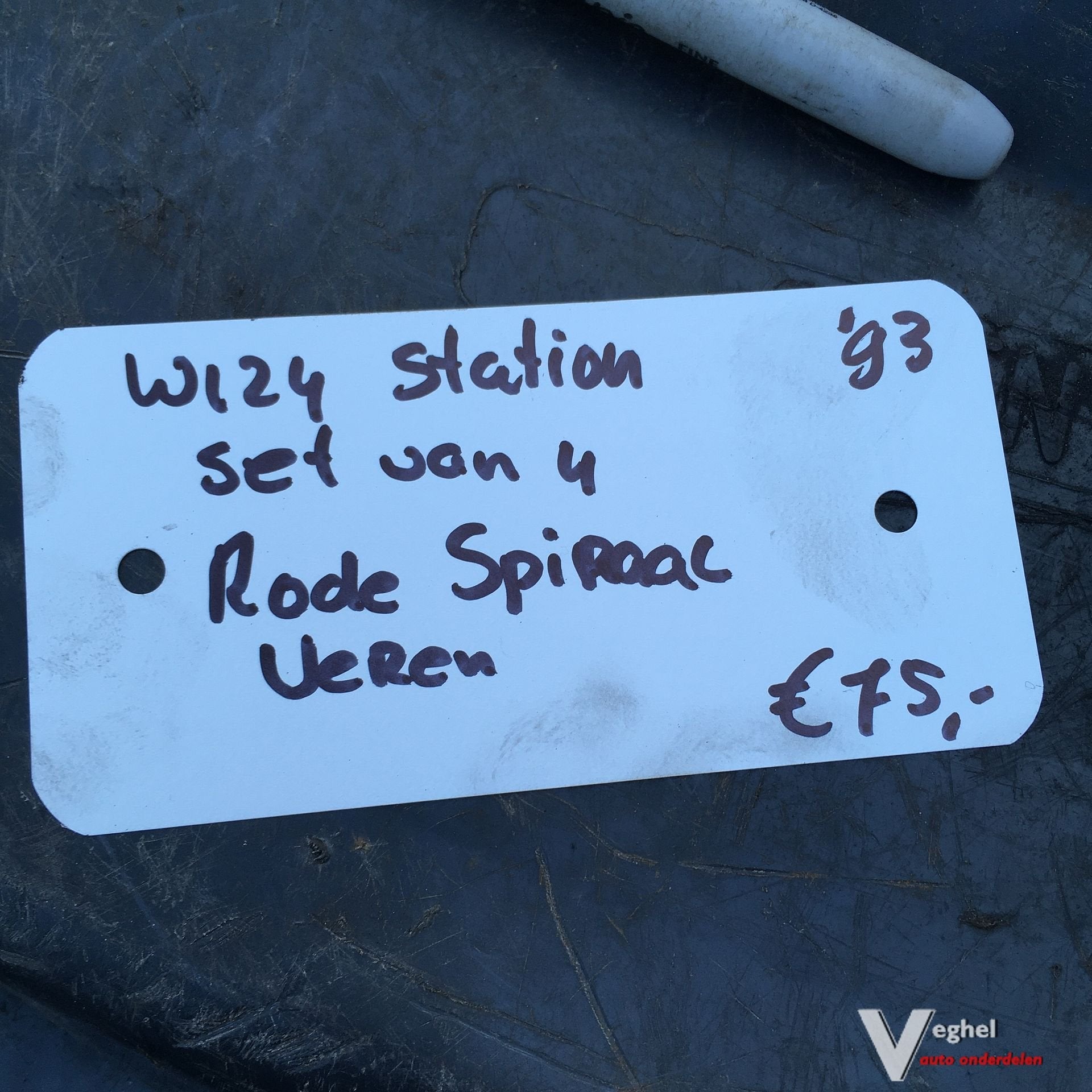 Mercedes W124 1993 Spiraalveren set van vier Rood