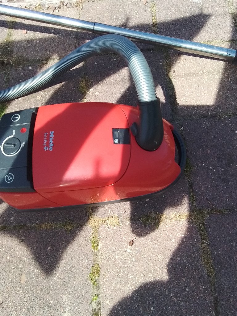 Miele stofzuiger, Gebruikt, Stille werking, Miele, 1200 tot 1600 watt