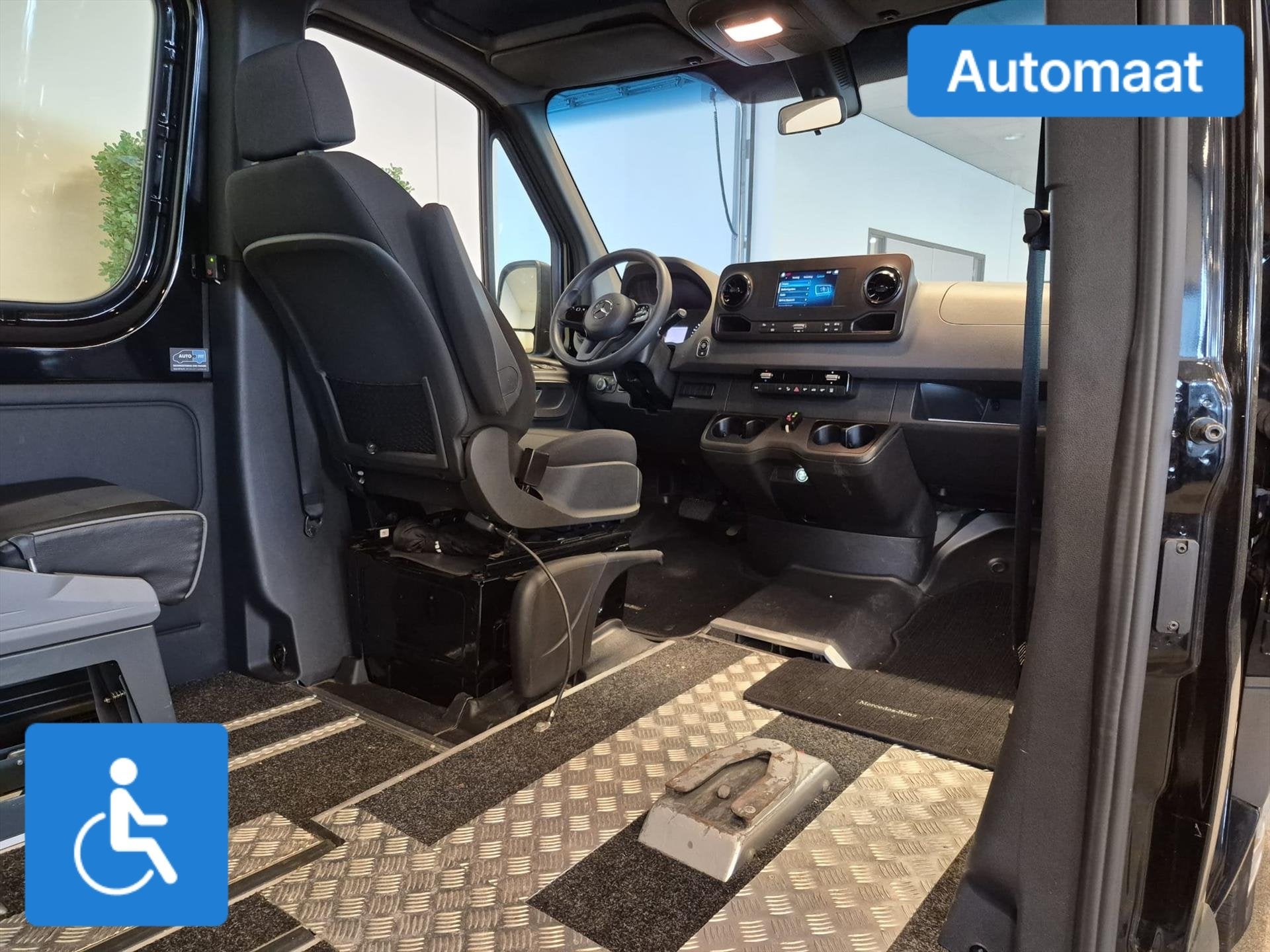 Mercedes Sprinter L1H1 Rolstoelbus Automaat - rolstoel voori, Auto's, Automaat, 12 maanden, Stof, Gebruikt