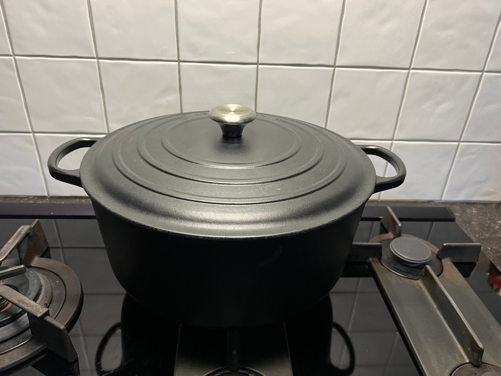 Le Creuset Braadpan Signature Zwart 34 cm 12 Liter gietijzer, Met deksel, Le Creuset, Ophalen of Verzenden, Zo goed als nieuw
