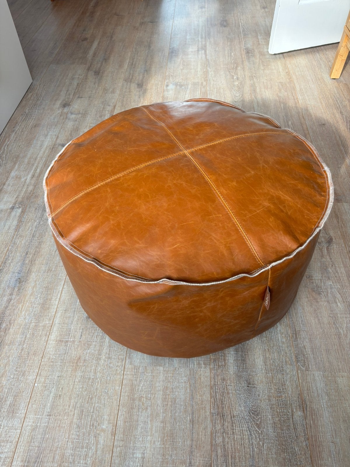 Cognac bruine poef, Ophalen, Zo goed als nieuw, Rond, 50 tot 75 cm