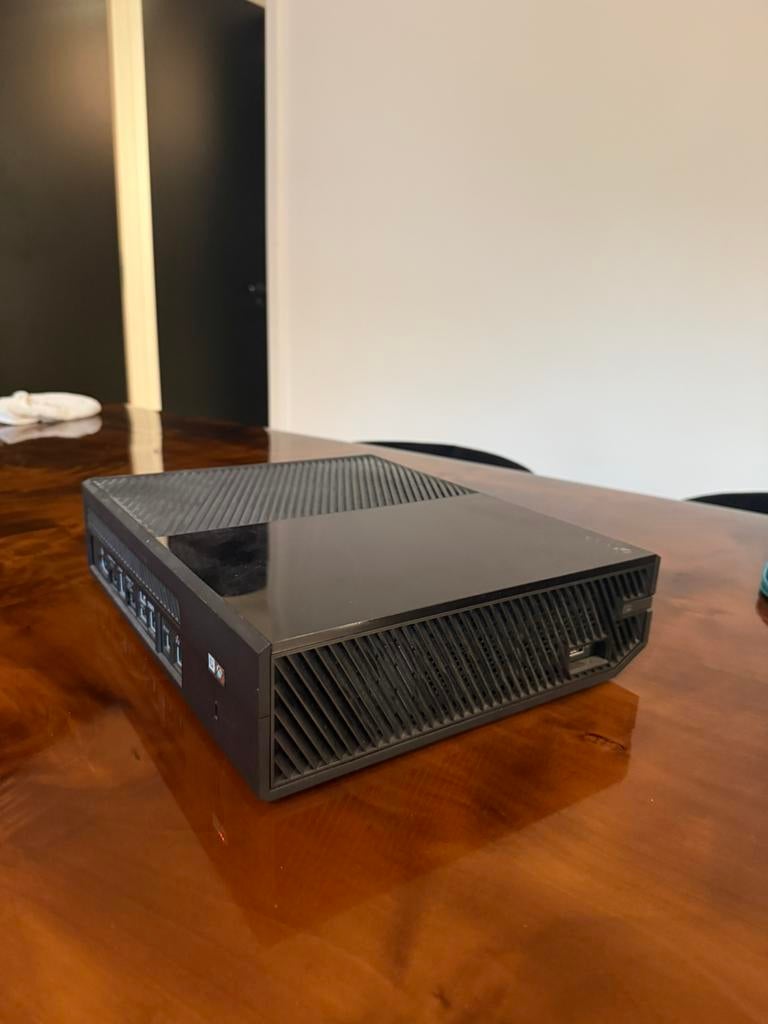 Xbox One, Spelcomputers en Games, Spelcomputers | Xbox One, Ophalen of Verzenden, 500 GB, Zonder controller
