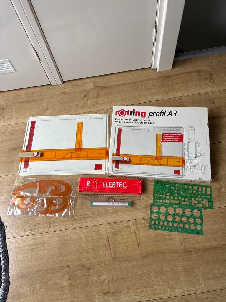 Rotring tekenbord A3 met mallen en linealen, Doe-het-zelf en Verbouw, Tekentafels, Ophalen of Verzenden, Gebruikt, Minder dan 130 cm