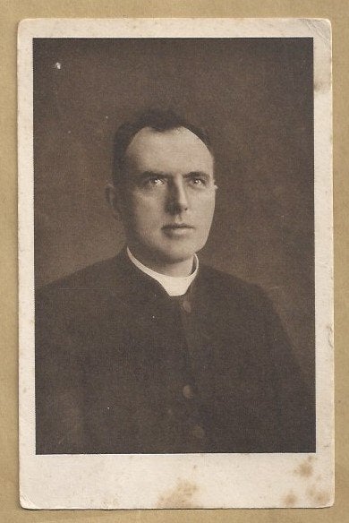 Oude foto Pastoor J. Wannink H. Hartkerk Schiedam, Ophalen of Verzenden, Bidprentje