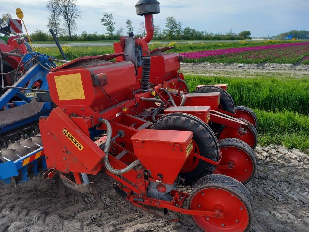 Becker mais zaaimachine 4 rijen, Ophalen, Akkerbouw, Zaaien, Planten of Poten