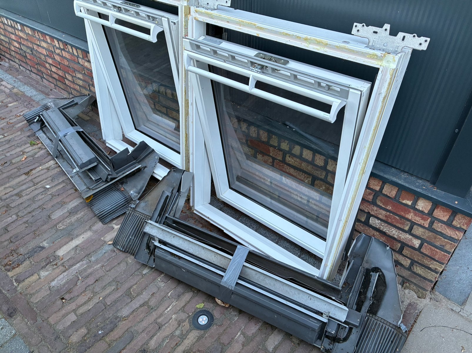 2x VELUX MK04 78x98 wit dakraam zolderraam kantelraam, Ophalen, Zo goed als nieuw, Wit