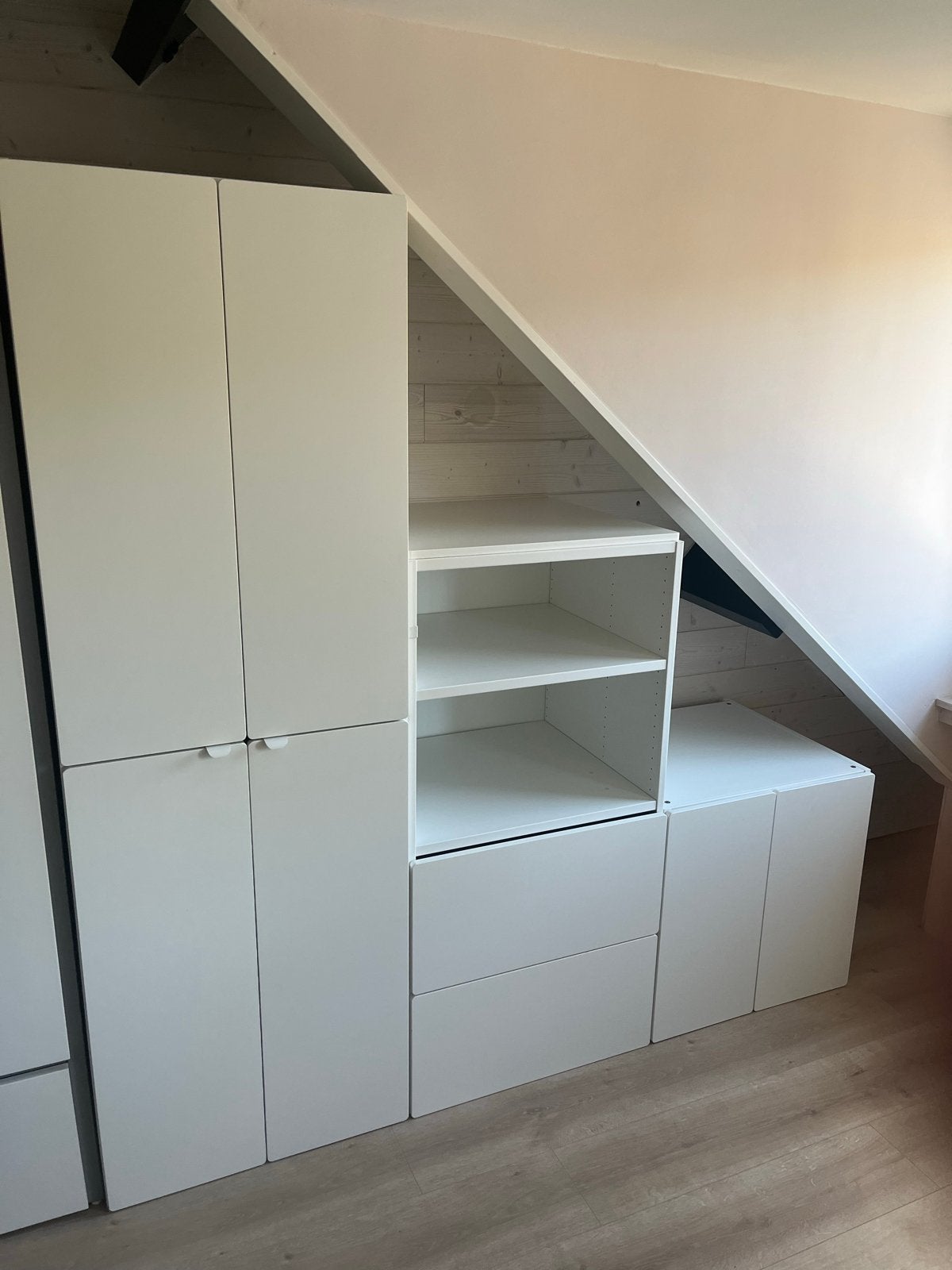 Witte kast voor onder schuine wand met lades en planken, Ophalen, Gebruikt, 200 cm of meer, 150 tot 200 cm