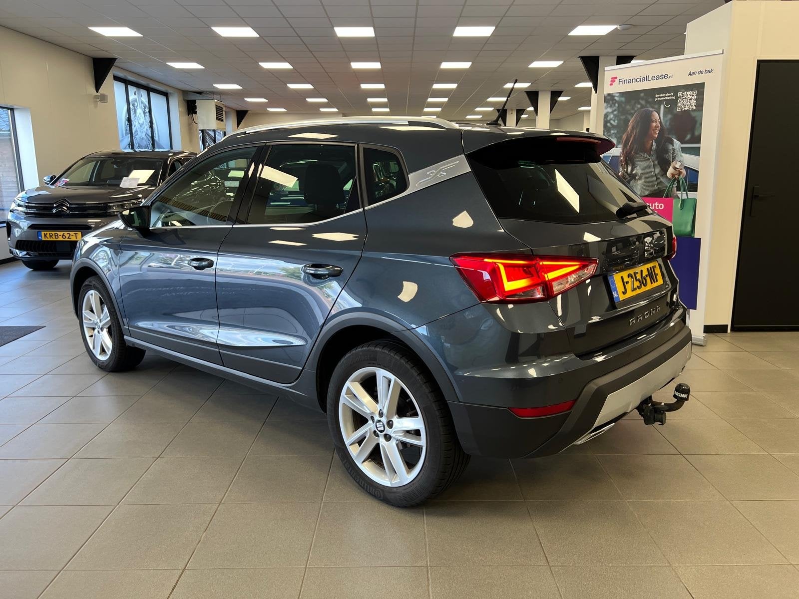 SEAT Arona 1.0 TSI FR Business Intense / stoelverw / trekh /, Auto's, Voorwielaandrijving, 12 maanden, 15 km/l, Gebruikt