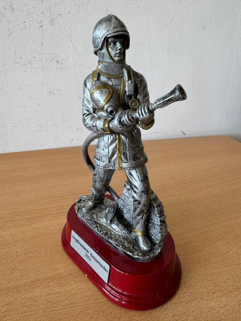 Jeugdbrandweer Gissenlanden 2014 Beeld, Verzamelen, Beelden en Beeldjes, Ophalen of Verzenden, Zo goed als nieuw, Mens