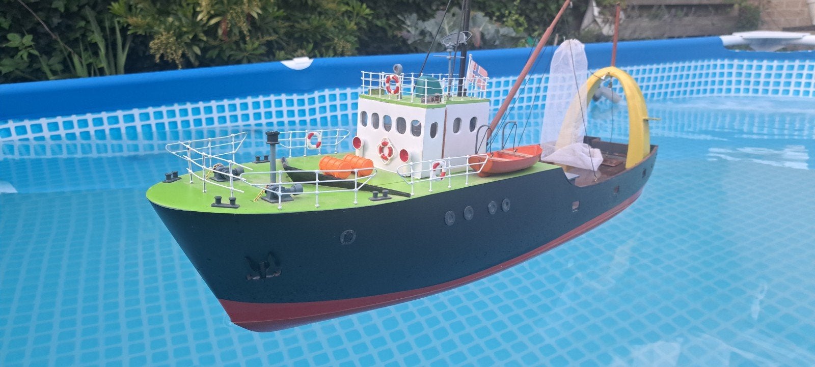 2x rc boot, Hobby en Vrije tijd, Modelbouw | Boten en Schepen, Ophalen, 1:32 tot 1:50