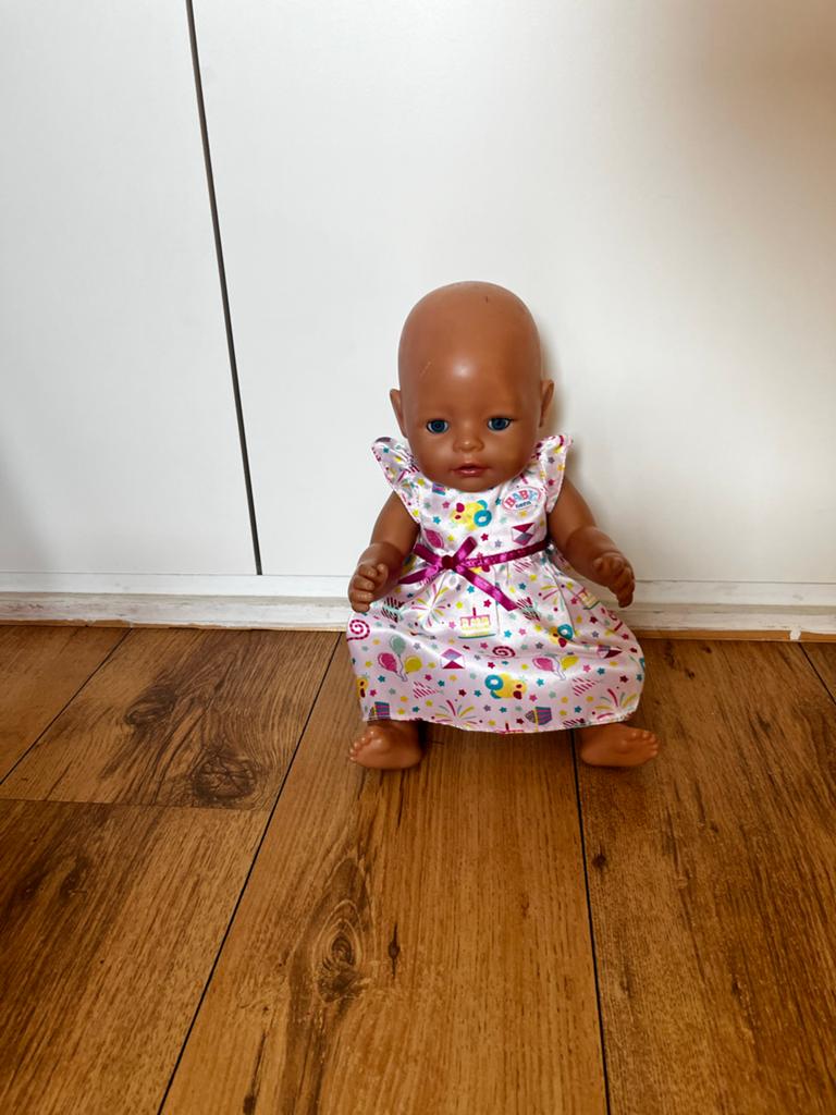 Baby Born met accessoires: pop, wieg en kinderstoel en meer, Ophalen, Gebruikt, Babypop