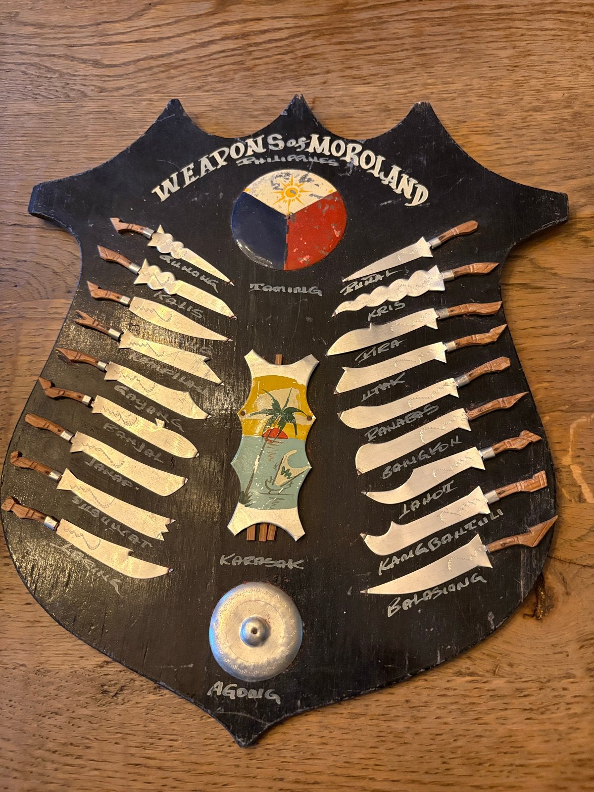 Vintage Filipijns Wapenbord 'Weapons of Moroland', Ophalen of Verzenden, Gebruikt