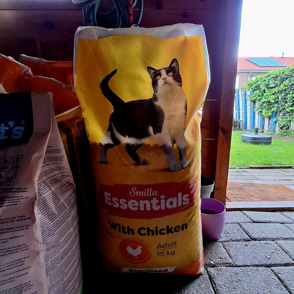 Katten voer, Ophalen, Kat