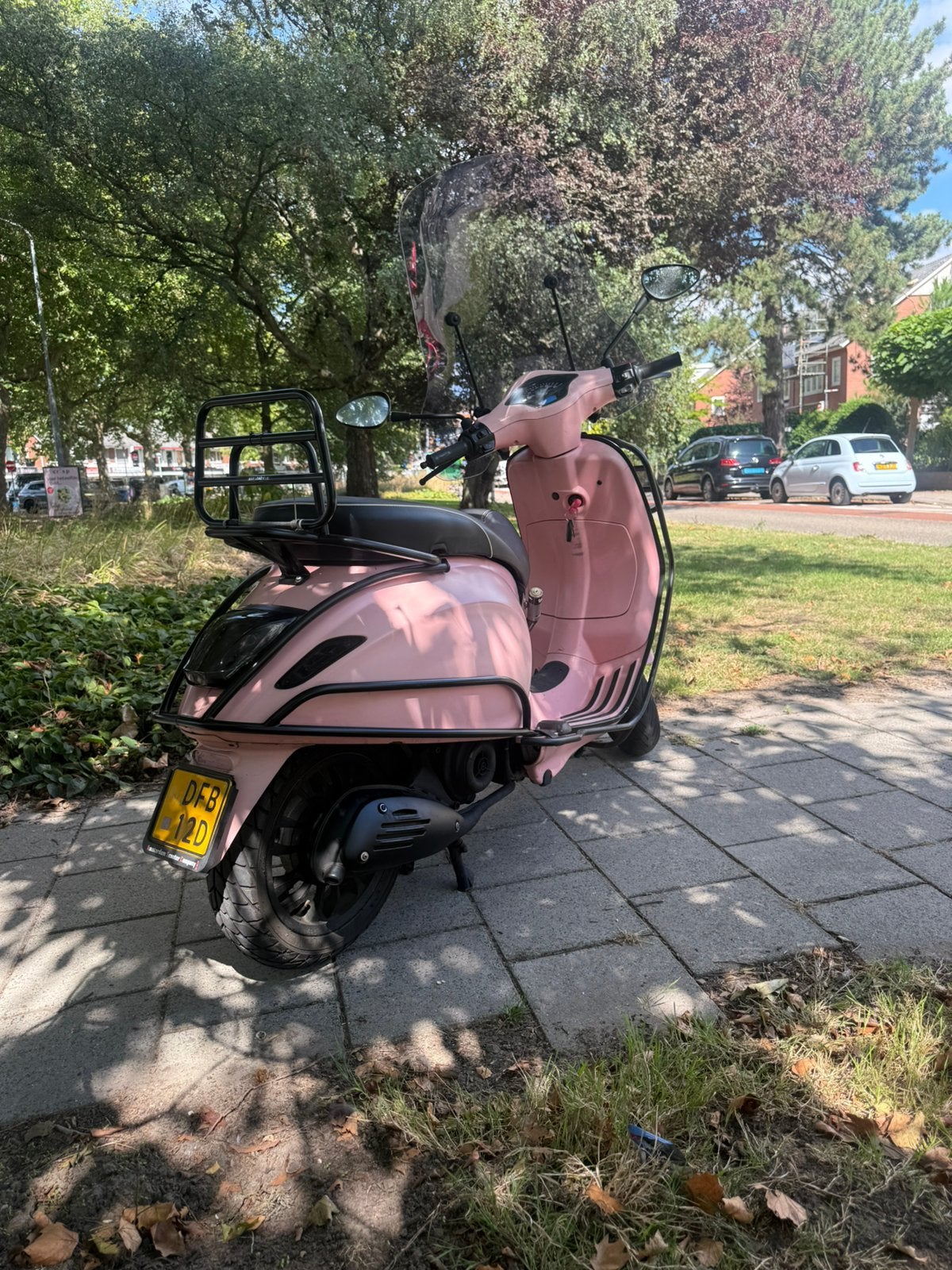 Vespa Primavera custom roze full option, Fietsen en Brommers, Ophalen of Verzenden, Zo goed als nieuw