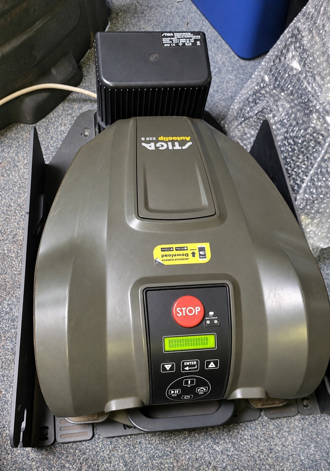 Stiga Autoclip 225 S robot maaier met laadstation, Ophalen, Gebruikt, Stiga, V