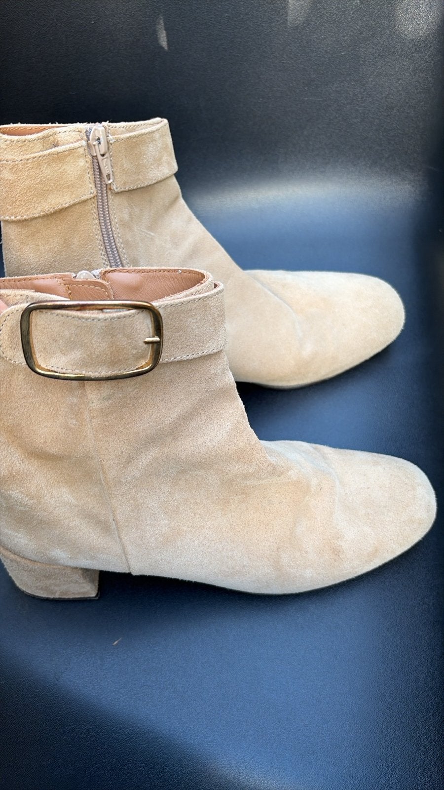 Beige suède NIEUWE enkellaarzen maat 39, Ophalen, Zo goed als nieuw, Beige, Lage of Enkellaarzen
