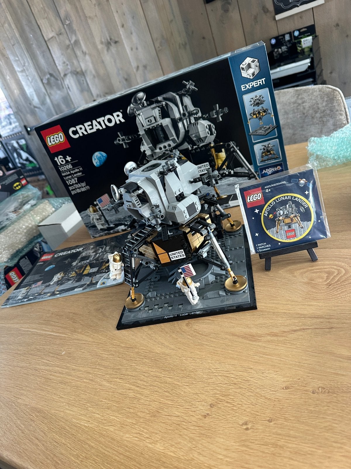 Lego 10266 Apollo 11 Lunar Lander inclusief patch, Ophalen of Verzenden, Zo goed als nieuw