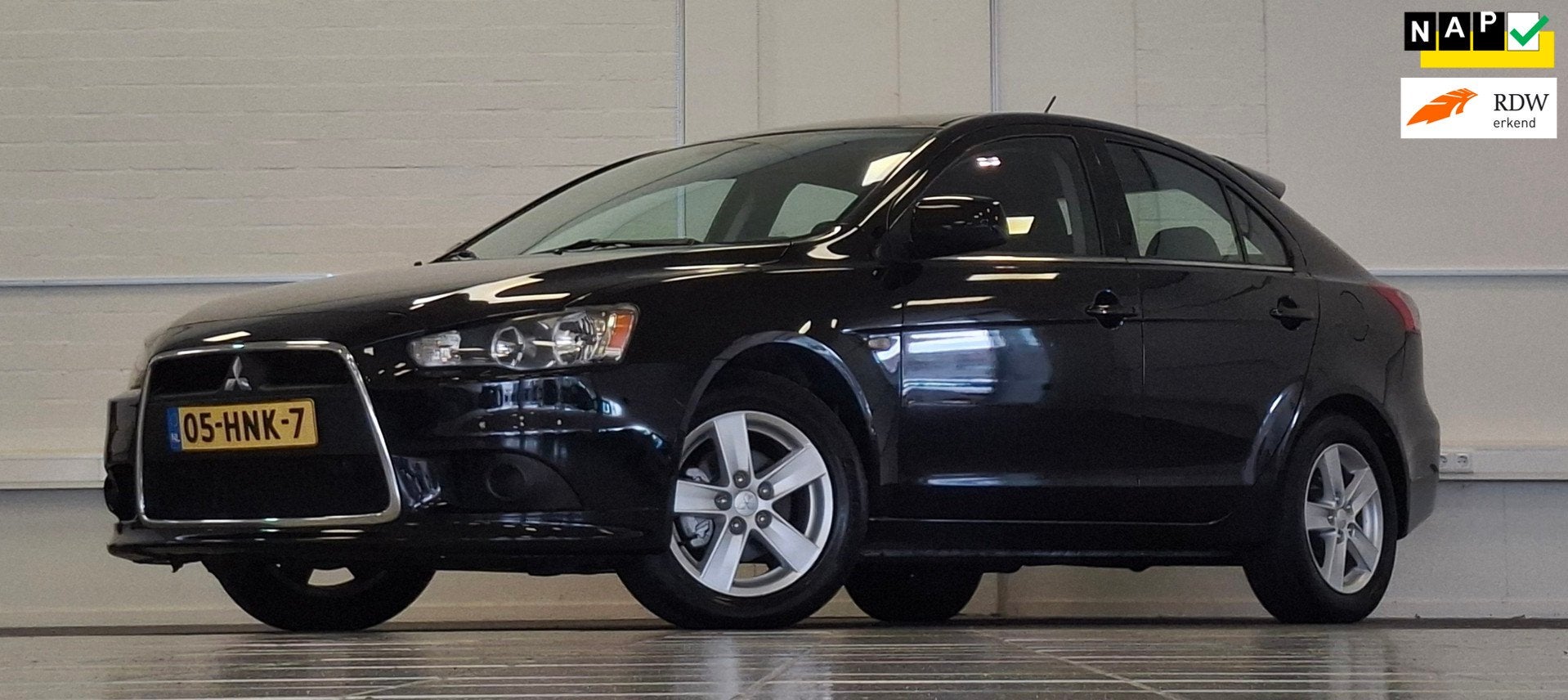 Mitsubishi Lancer Sportback 1.8i Invite Trekhaak 2e Eigenaar, Auto's, 1330 kg, Stof, Gebruikt, Zwart