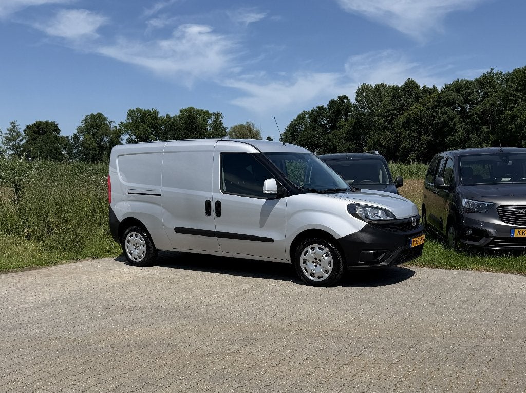 Fiat Doblo Cargo Maxi L2 Verlengd 1.4 Benzine Navi 3 Zits, Auto's, Voorwielaandrijving, 14 km/l, Bedrijf, Handgeschakeld