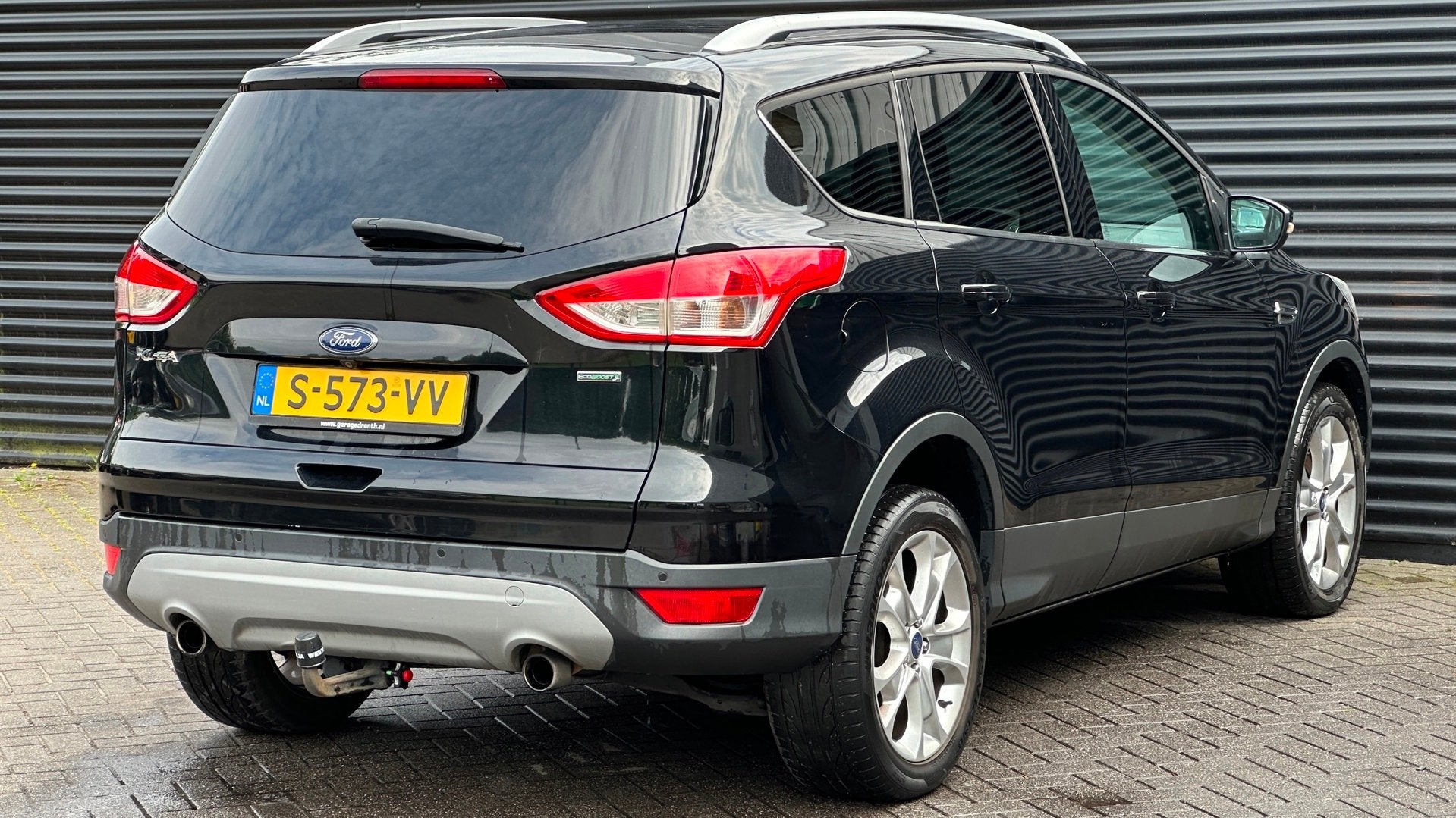 Ford Kuga 1.6 Titanium Plus 4WD | gearbox not good |, Auto's, Stof, Zwart, 4 cilinders, Zwart