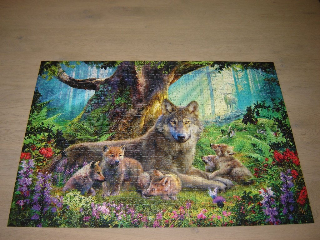 Puzzel Ravensburger FAMILIE WOLF IN HET BOS 1000 st., Ophalen of Verzenden, 500 t/m 1500 stukjes, Zo goed als nieuw, Legpuzzel