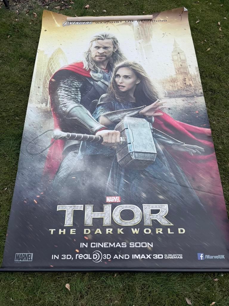 Marvel bioscoop poster. Thor the dark world 152x242cm, Verzamelen, Ophalen, Rechthoekig Staand, Deurposter of groter, Zo goed als nieuw