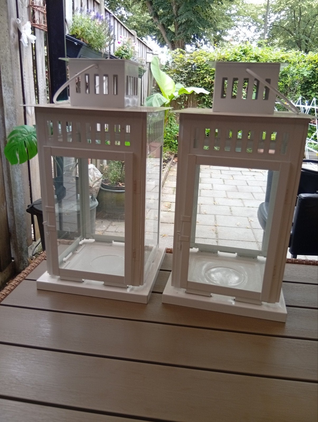 Twee IKEA  lantaarns wit,  45 cm hoog als nieuw, Gebruikt, Ophalen of Verzenden, Wit, Metaal