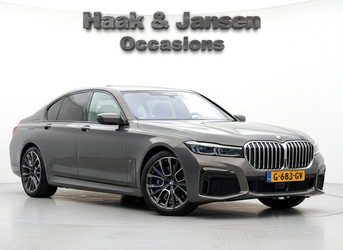 BMW 7-serie 745e M-Sport / Champagner Quartz / Massage / ACC, Automaat, Dealer onderhouden, Achterwielaandrijving, Gebruikt