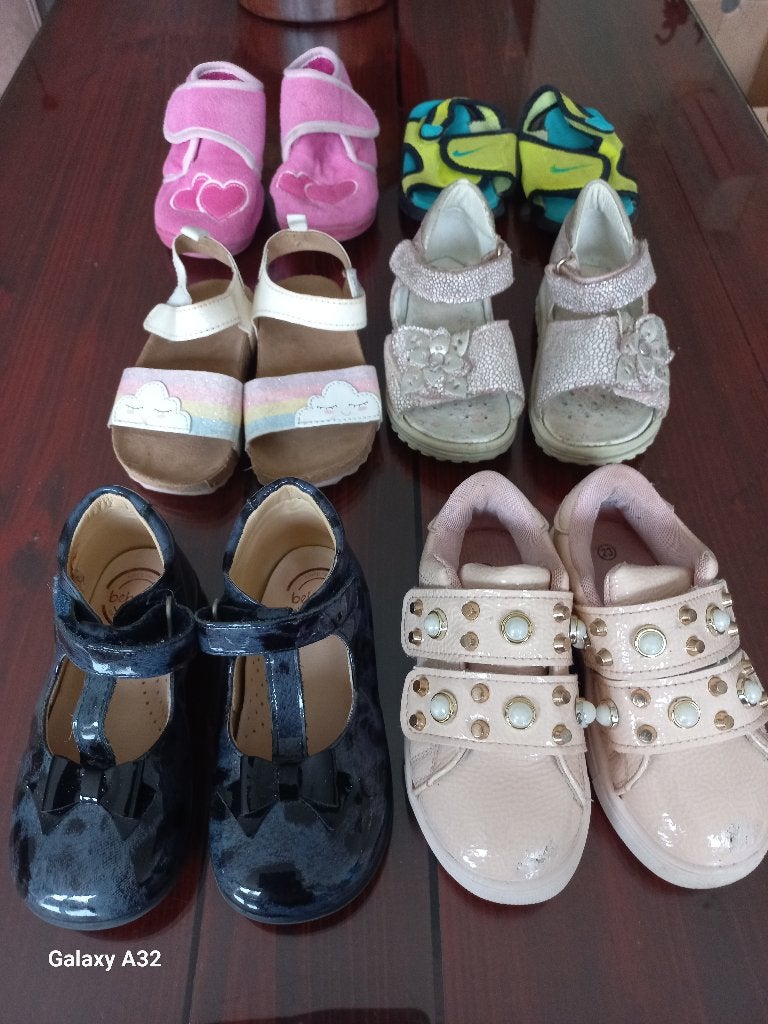 2x lakschoentjes 10 euro / sandaaltjes gratis, maat 23, Kinderen en Baby's, Meisje, Schoenen, Ophalen of Verzenden, Zo goed als nieuw