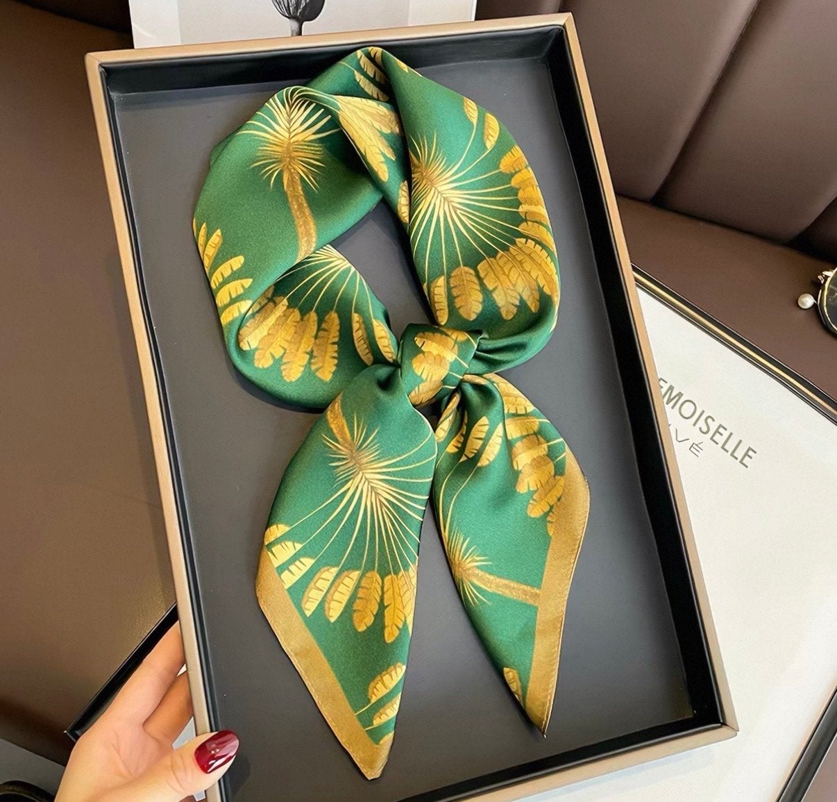 Zijden sjaal met palmboomprint - Groen/Goud, Verzenden, Nieuw, Maat 38/40 (M), Sjaal