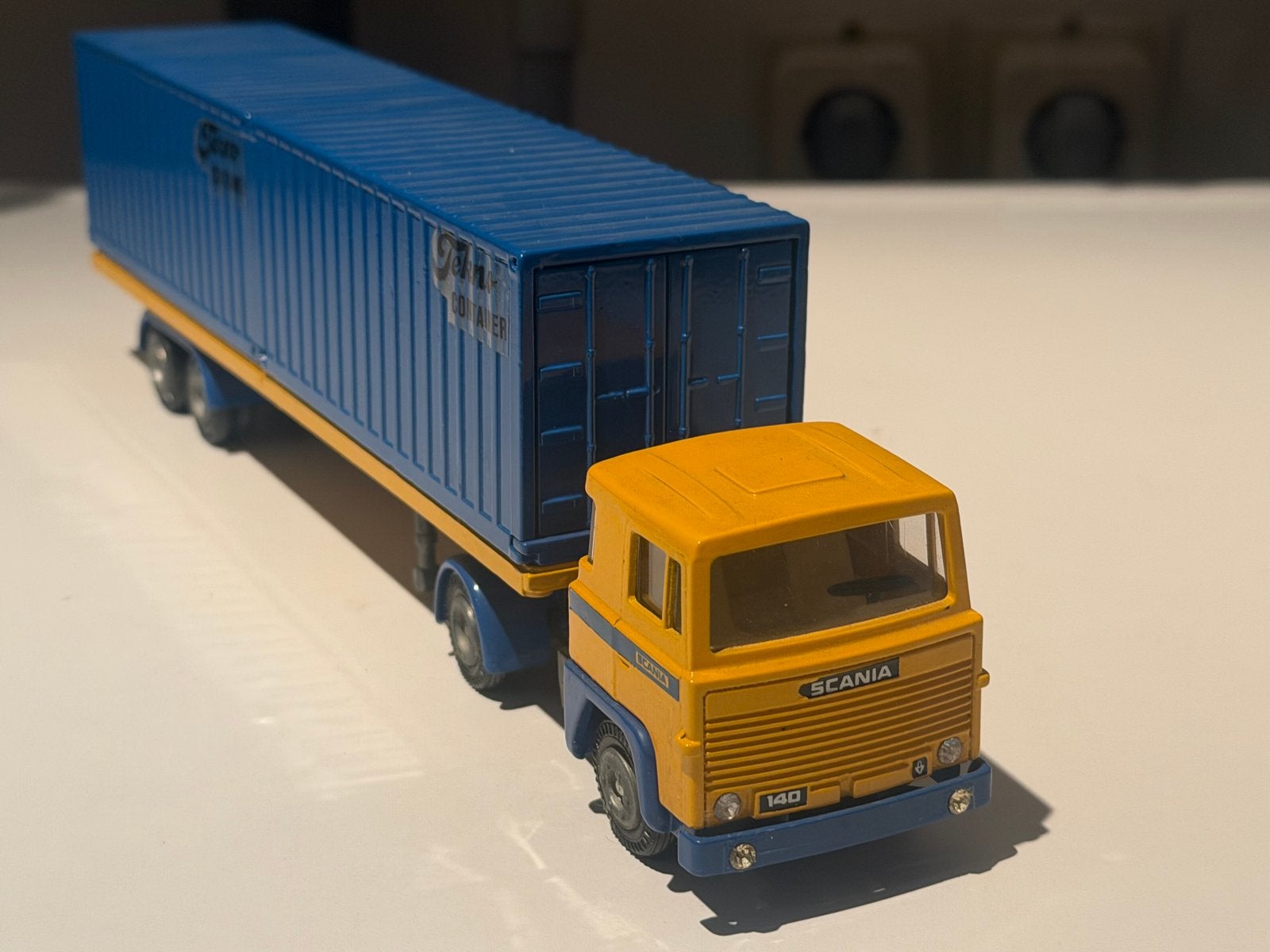 Scania 140 vrachtwagen met container oplegger en containers, Ophalen of Verzenden, Gebruikt, Overige merken