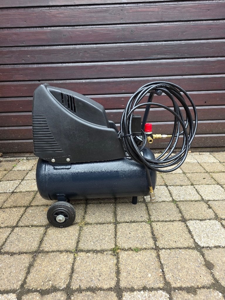 Z.G.A.N Compressor met toebehoren., Doe-het-zelf en Verbouw, Compressors, Ophalen, 6 tot 10 bar, Zo goed als nieuw, Minder dan 200 liter/min