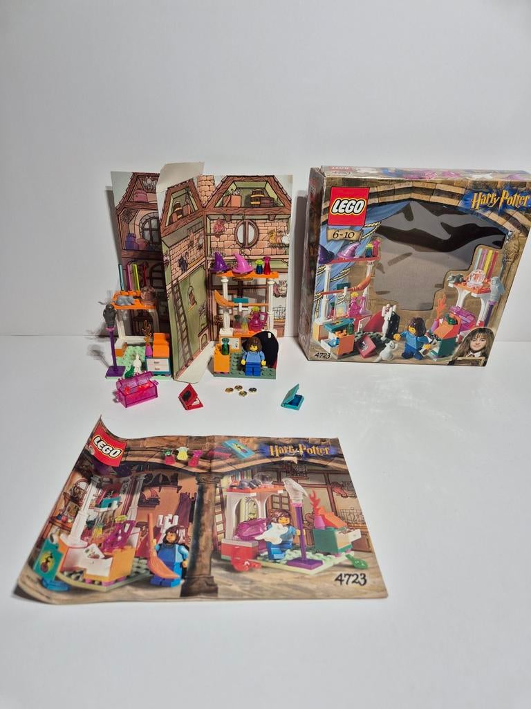 LEGO 4723 Harry Potter Diagon Alley compleet met doos, Ophalen of Verzenden, Zo goed als nieuw