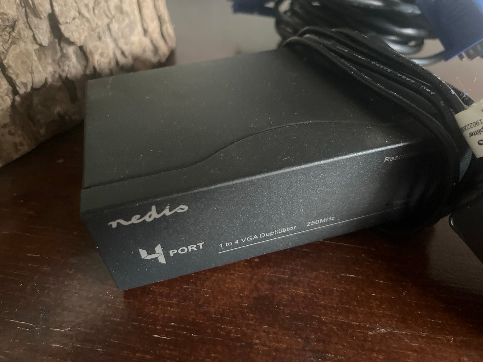 Nedis 4-poorts VGA Duplicator met VGA kabels, Audio, Tv en Foto, Audiokabels en Televisiekabels, Ophalen of Verzenden, Gebruikt