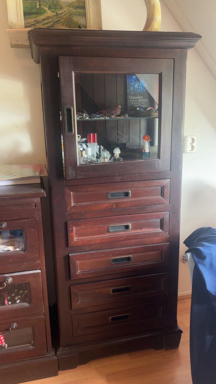 Houten kast, Ophalen