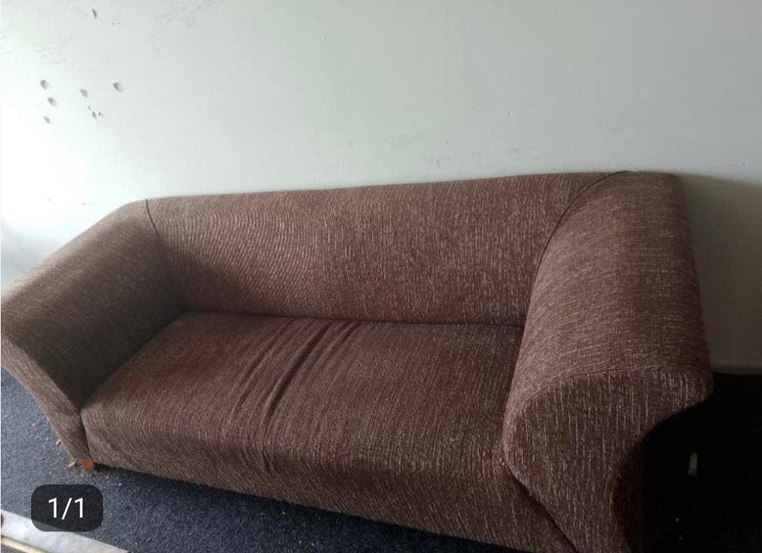 Goedkope bruine stoffen bank, Ophalen, Gebruikt, Klassiek, Driepersoons