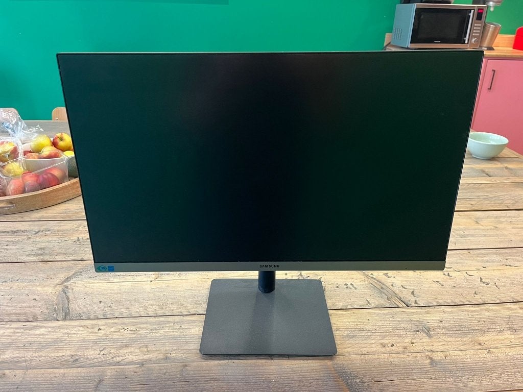 Samsung pc monitor - 4 stuks, Ophalen, Gebruikt, IPS, In hoogte verstelbaar