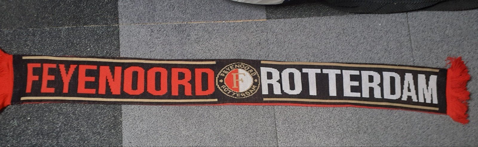 feynoord sjaal, Ophalen, Zo goed als nieuw, Buitenlandse clubs, Vaantje of Sjaal