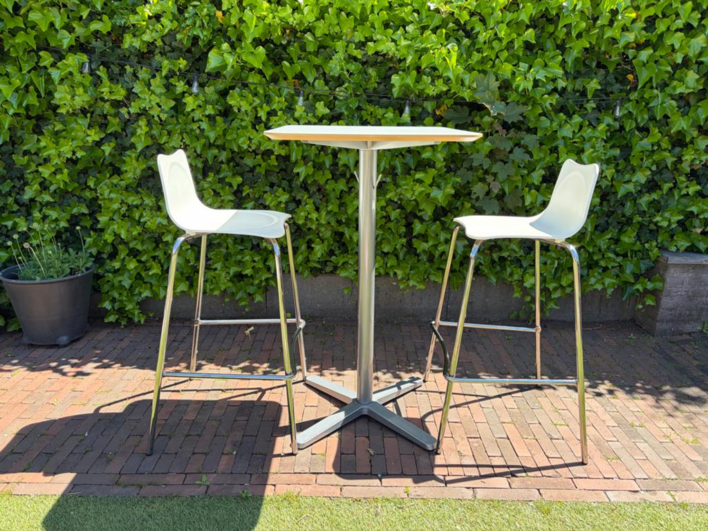 IKEA Statafel met 2 barkrukken, Huis en Inrichting, Ophalen, Gebruikt, Met voetsteun, 90 cm of meer