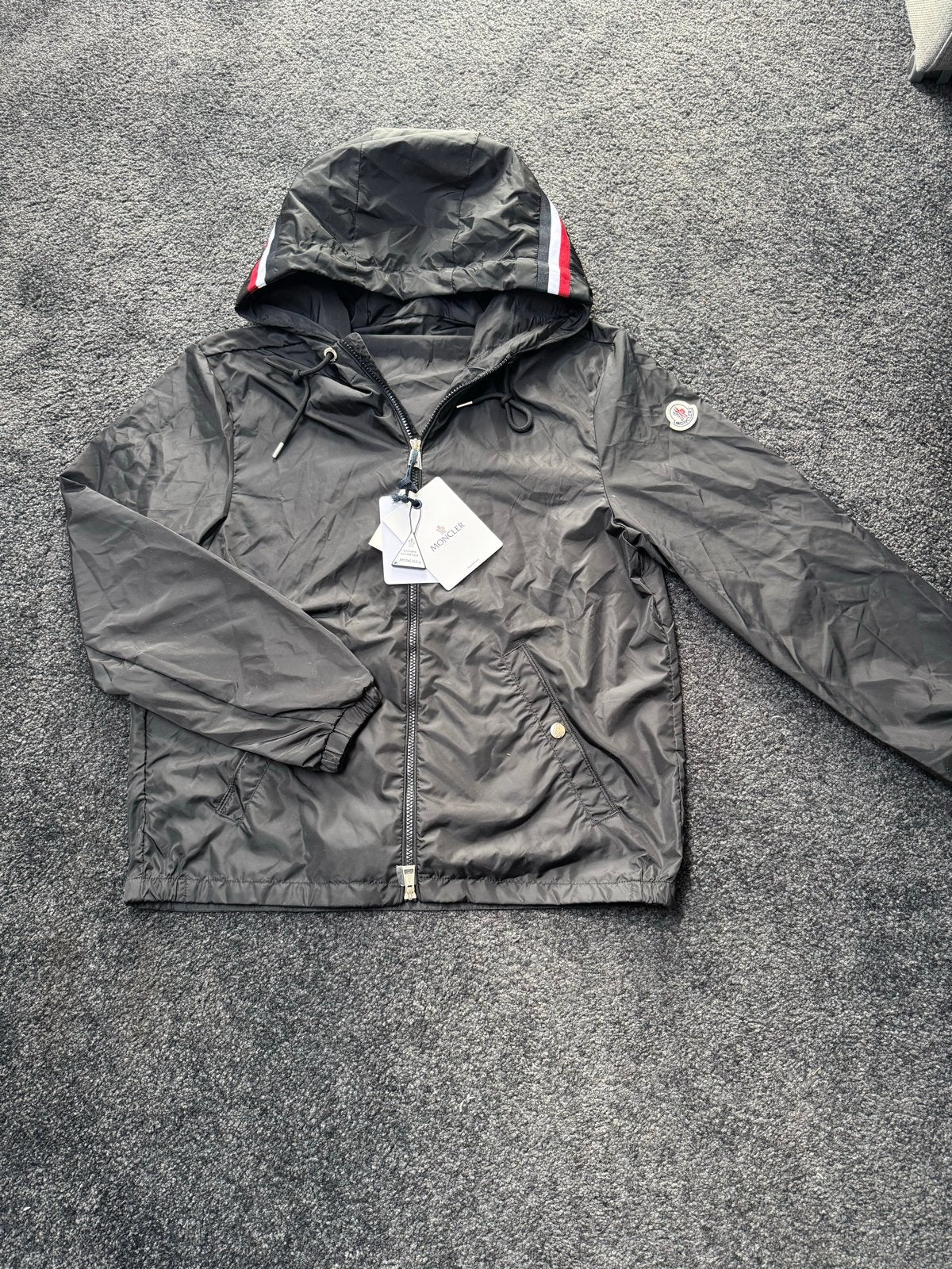 Moncler windjack met capuchon - Zwart - Maat M, Ophalen of Verzenden, Nieuw, Maat 48/50 (M), Zwart