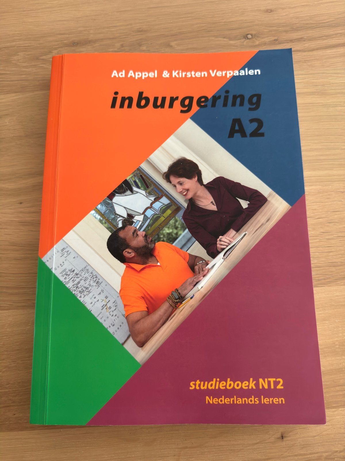 Inburgering A2 Studieboek NT2 Nederlands leren, Ophalen of Verzenden, Alpha, Zo goed als nieuw, Overige niveaus