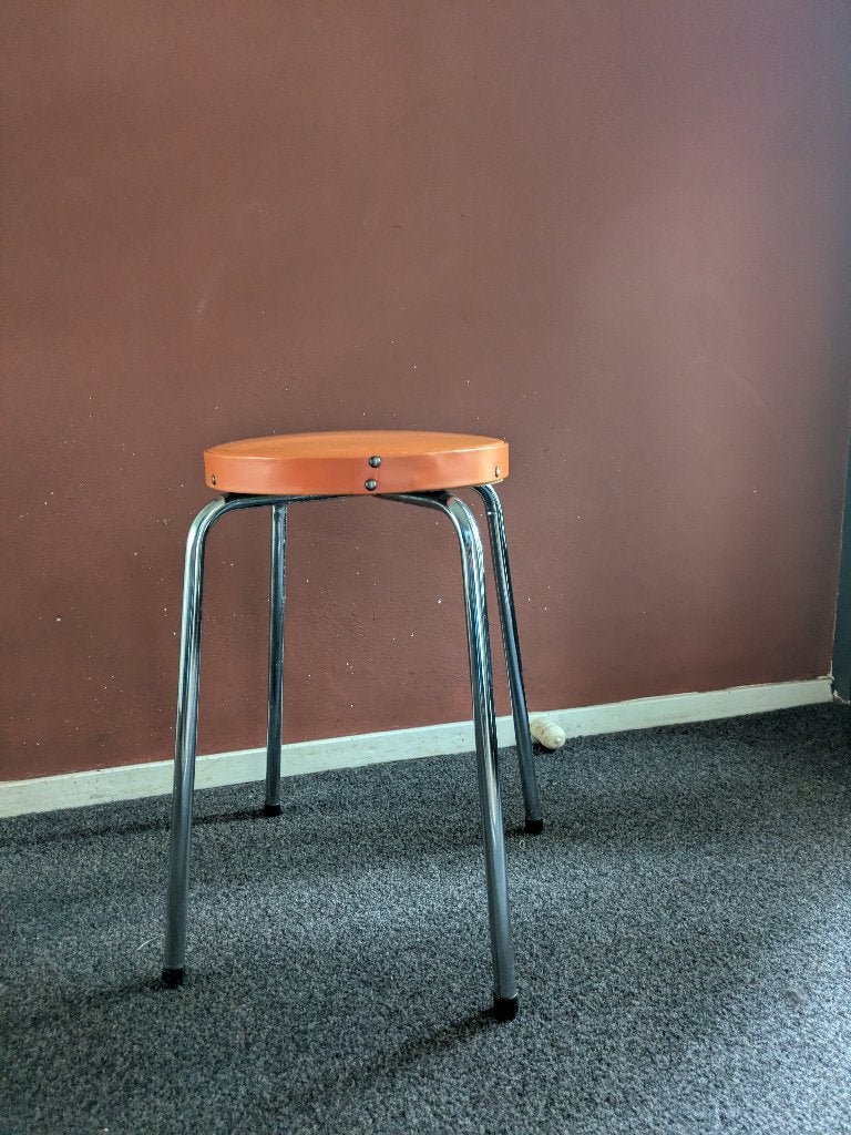 Vintage oranje kruk, Ophalen, Gebruikt, Kunststof