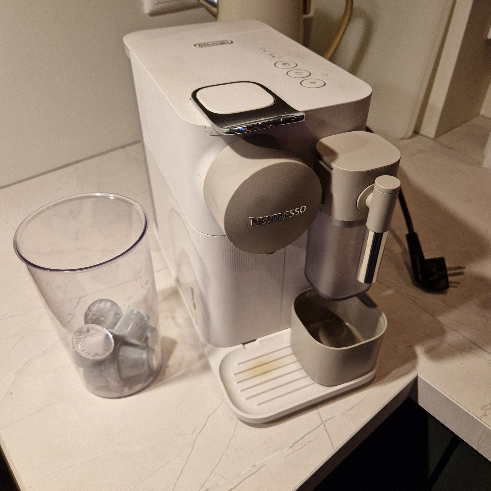Nespresso De'Longhi Inissia Koffiemachine - Wit, Witgoed en Apparatuur, Ophalen, Gebruikt, Espresso apparaat, 1 kopje