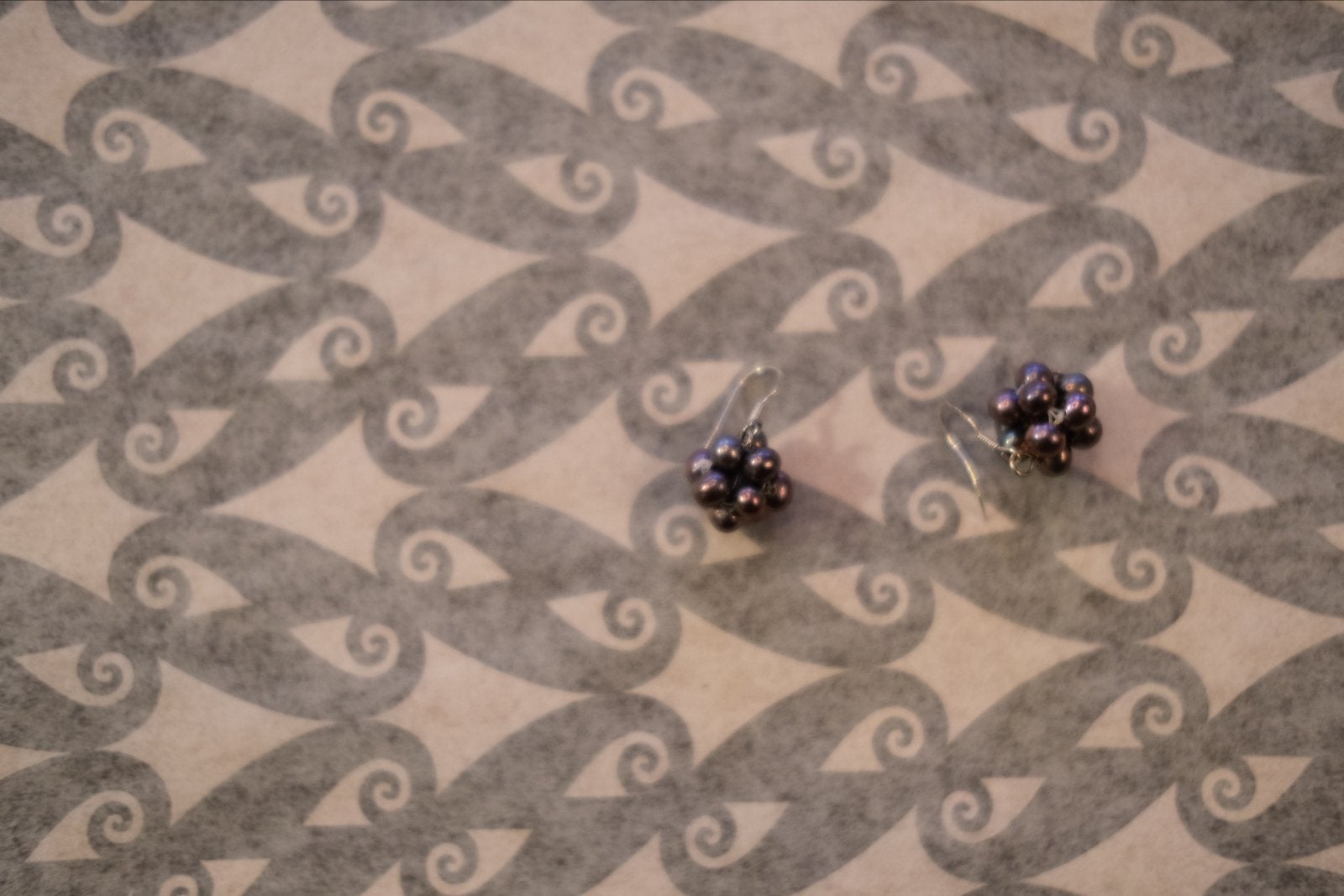 Chinese parels met geometrische vorm en zilveren hangsel, Overige kleuren, Ophalen of Verzenden, Zilver, Hangers