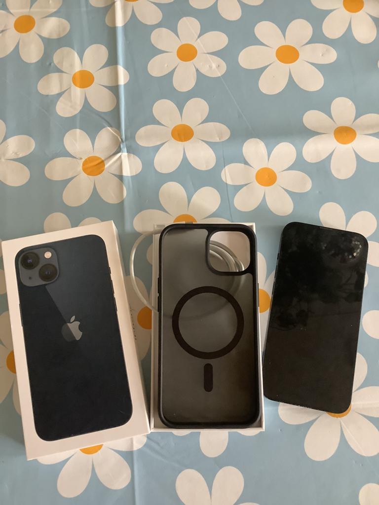 iPhone 13 128GB in doos / nieuw hoesje / batterij 95%, Verzenden, Zwart, IPhone 13, 128 GB