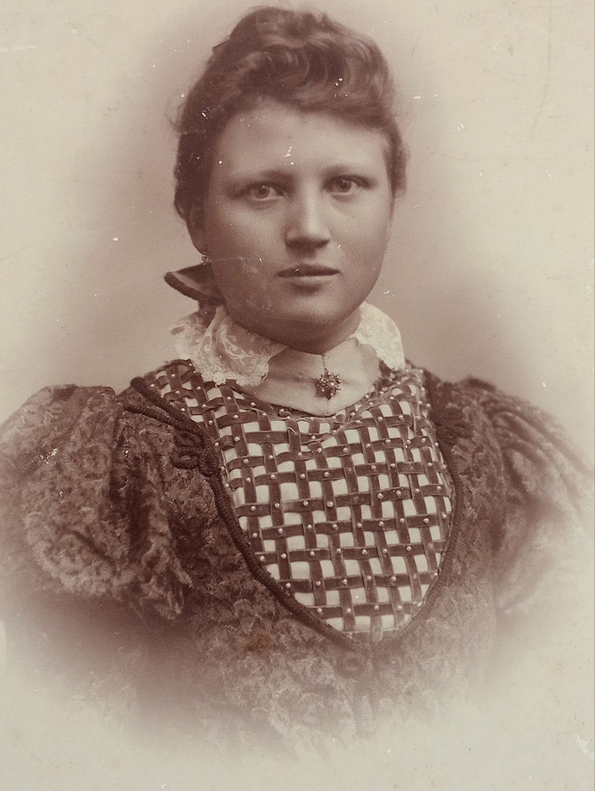 Antieke foto van vrouw in klederdracht, J.H. Kuyper Zaandam, Gebruikt, Foto, Klederdracht, Ophalen of Verzenden