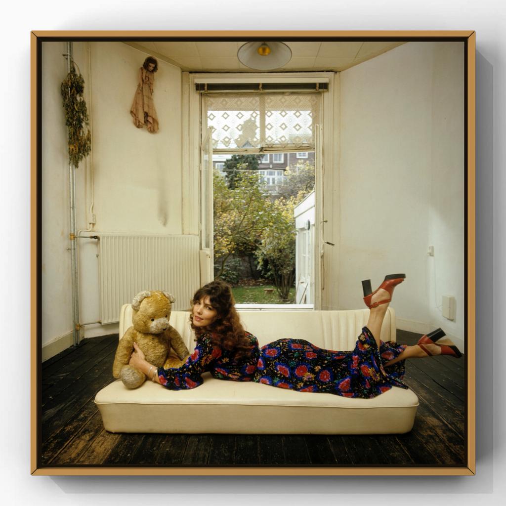 Willeke van Ammelrooy met teddybeer Nederland 1973 | photo, Ophalen of Verzenden, Voor 1940, Zo goed als nieuw, Overige onderwerpen