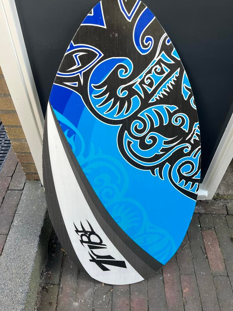 Mooi wakeboard - Zo goed als nieuw, Watersport en Boten, Wakeboarden, Ophalen of Verzenden, Zo goed als nieuw, Board