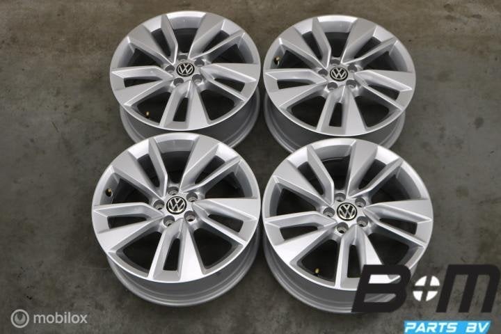 NIEUWSTAAT! Org. 17 inch velgen VW Polo - T-Cross 2GM601025D, Auto-onderdelen, Gebruikt, Velg(en), 17 inch